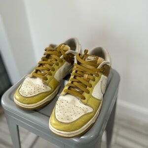 Nike Dunk Low Retro in Bronzine